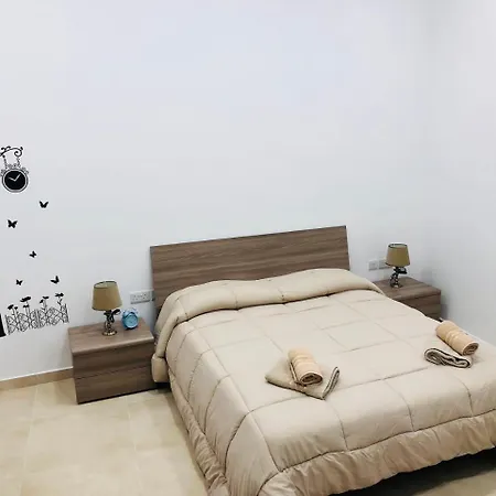 O'clock Guest house *